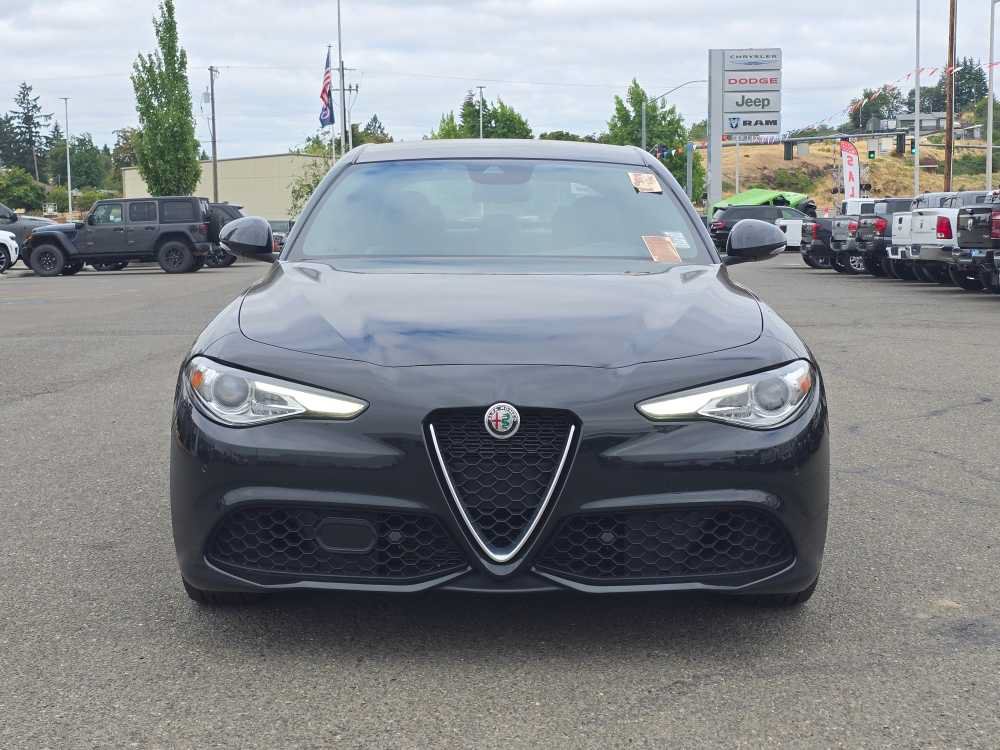 Used 2020 Alfa Romeo Giulia Ti Sport w/ Quick Order Package 22S Sport AWD/4WD image 5