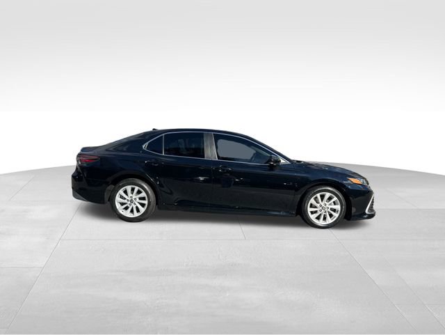 Used 2021 Toyota Camry LE image 6