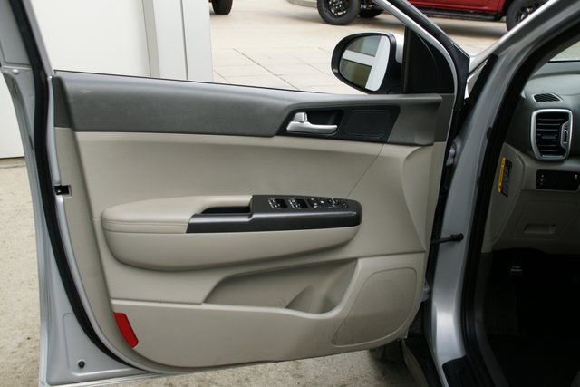 Used 2019 Kia Sportage LX w/ LX Popular Package image 11