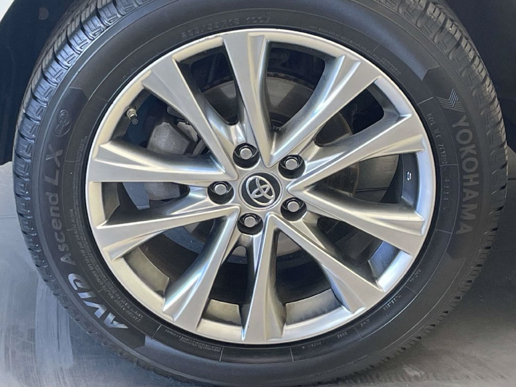 Used 2017 Toyota RAV4 Platinum w/ All Weather Liner Package AWD/4WD image 13