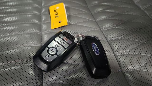 Used 2022 Ford F150 Limited image 14