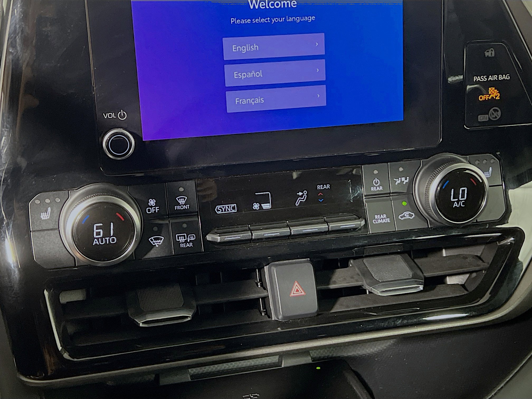 Used 2023 Toyota Highlander XLE image 25