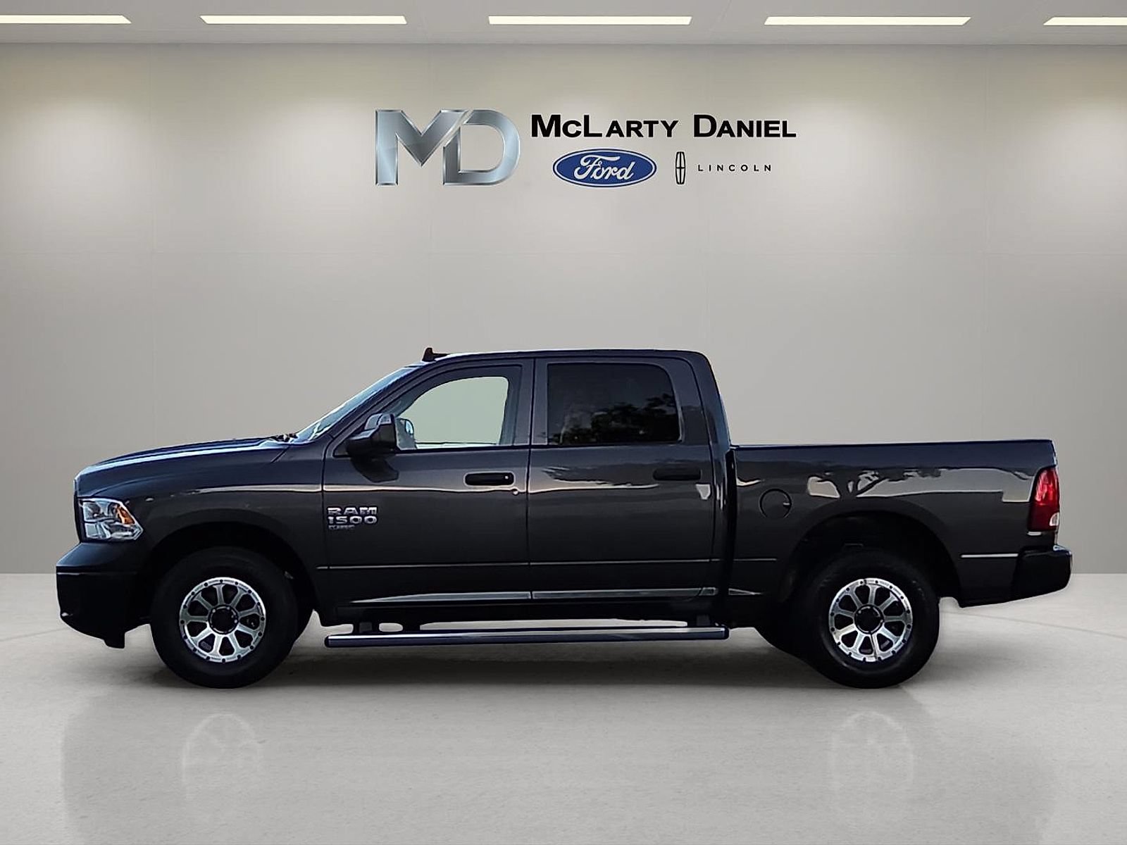 Used 2020 RAM 1500 Tradesman w/ Electronics Group AWD/4WD image 3