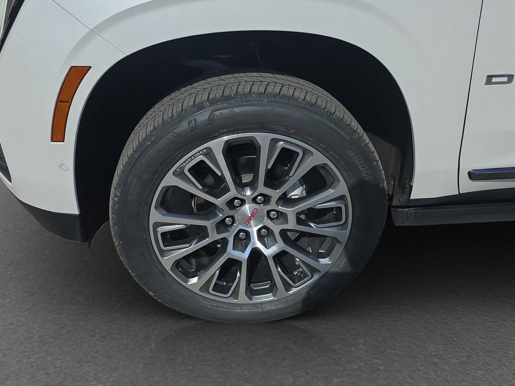 Used 2025 GMC Yukon Denali Ultimate w/ LPO, Floor Liner Package image 4