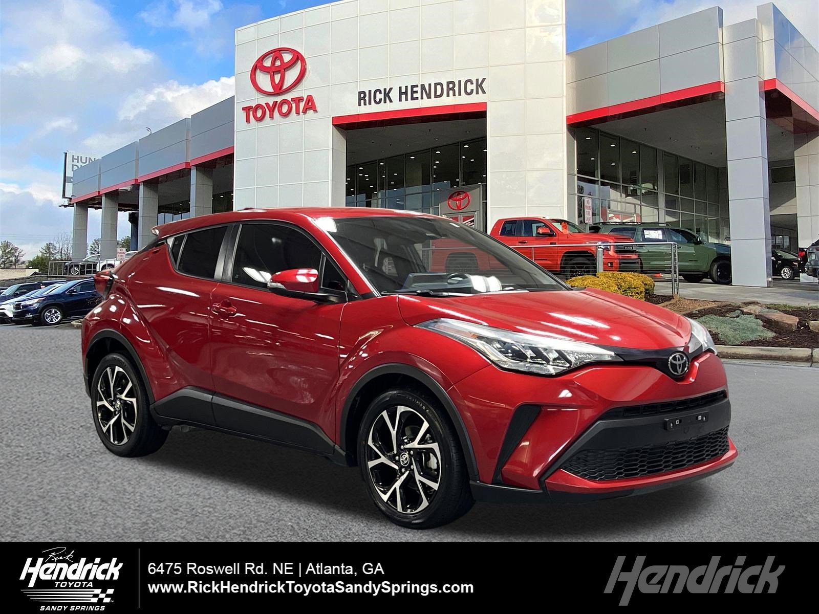 Used 2022 Toyota C-HR XLE image 1