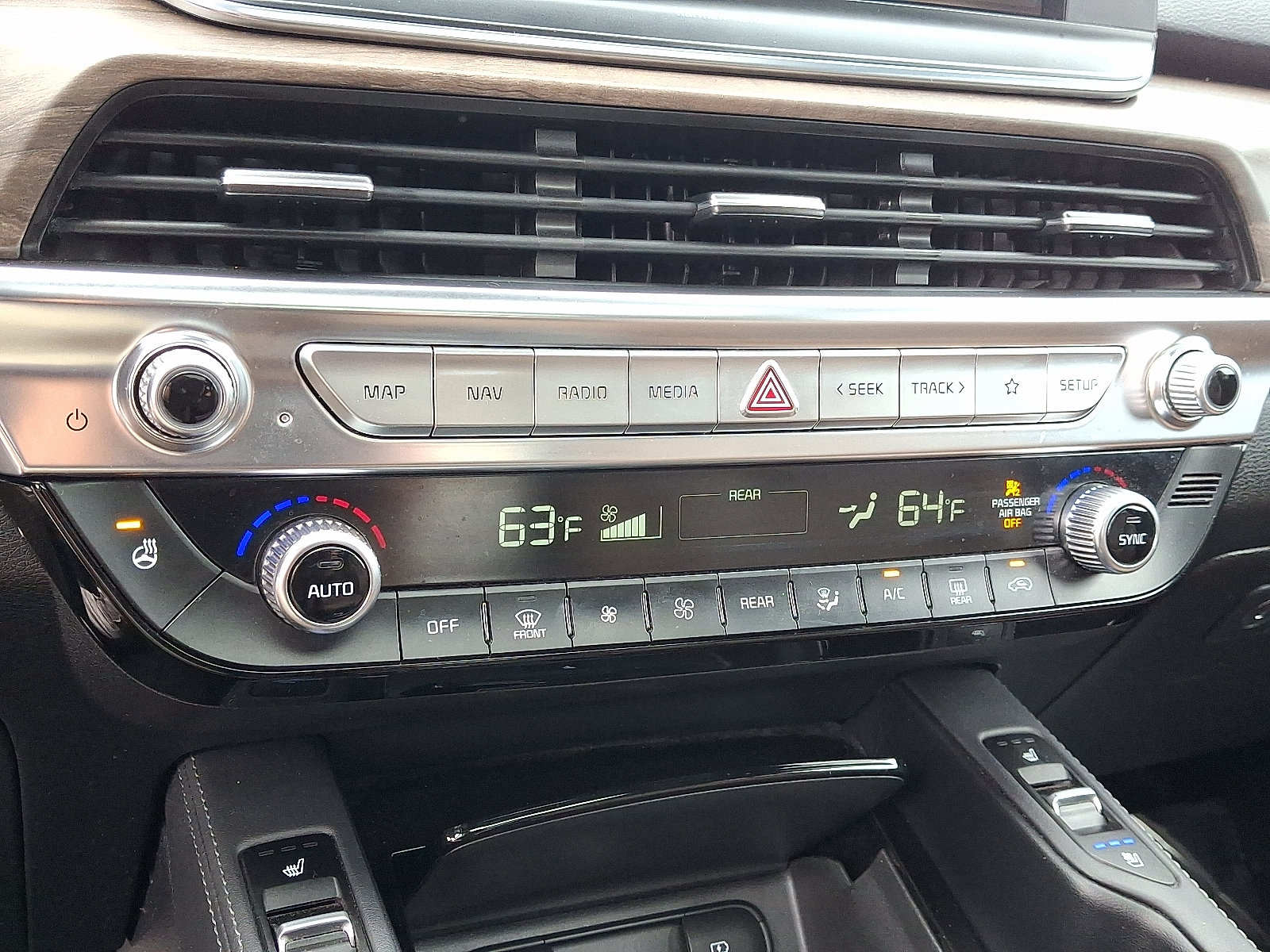 Used 2020 Kia Telluride SX w/ SX Prestige Package AWD/4WD image 16