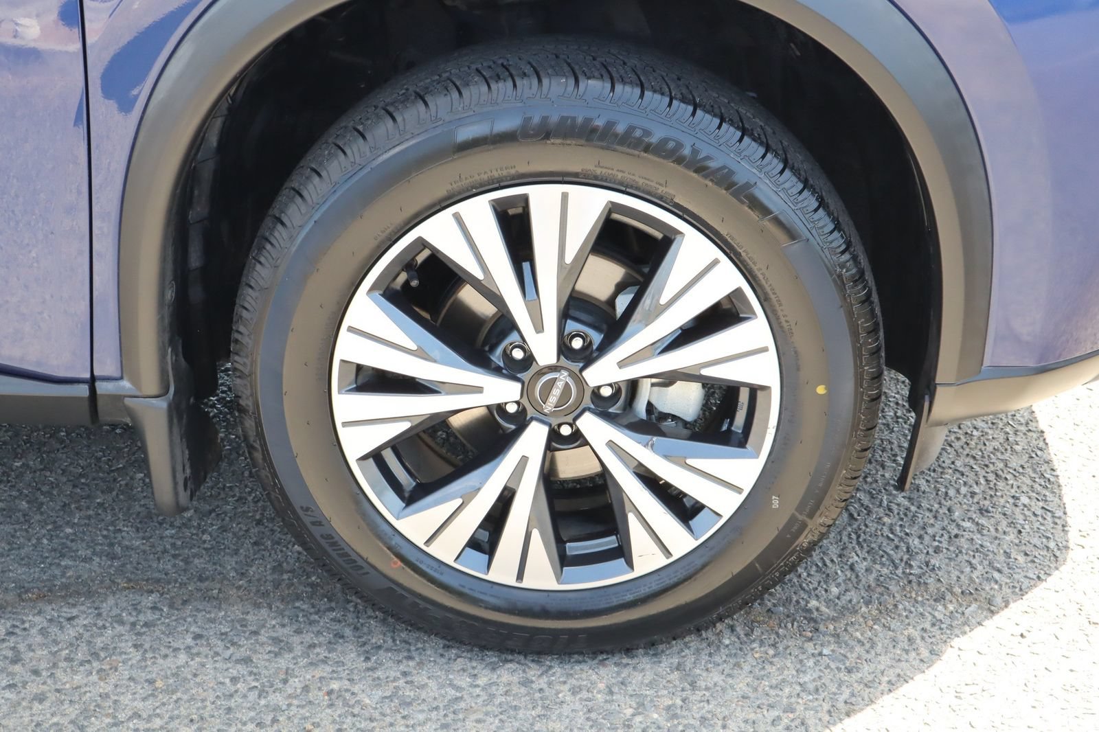 Used 2023 Nissan Rogue SV FWD image 10