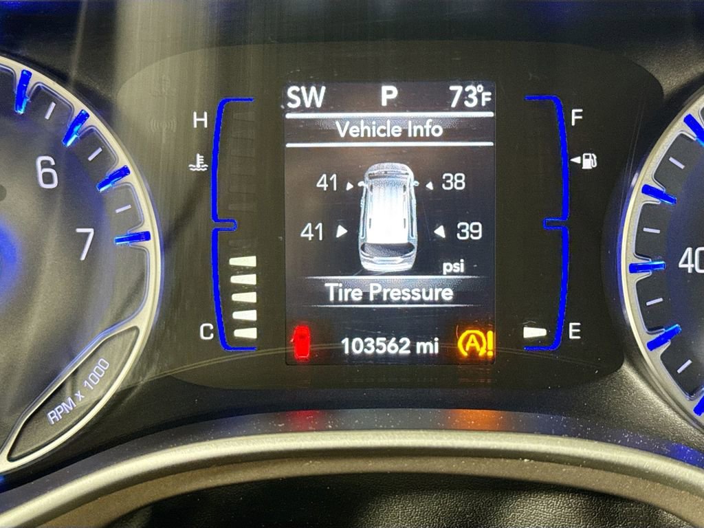 Used 2018 Chrysler Pacifica Touring-L FWD image 12
