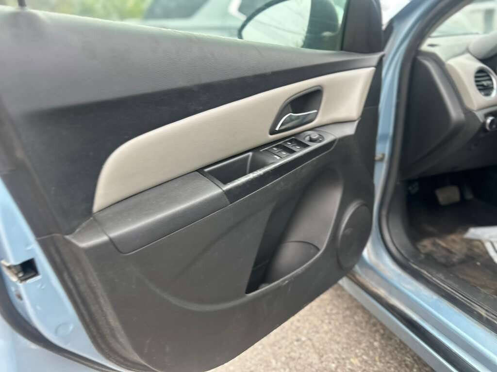 Used 2012 Chevrolet Cruze LS FWD image 10