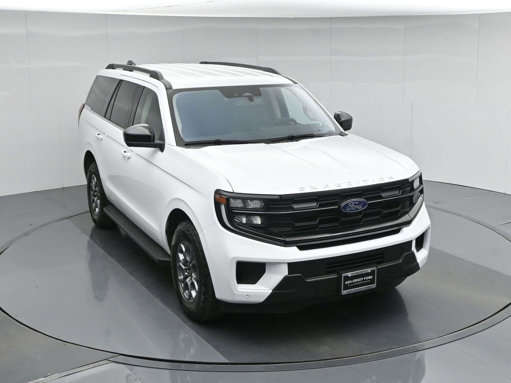 Used 2025 Ford Expedition Active AWD/4WD image 43