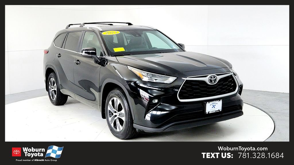 Used 2023 Toyota Highlander XLE AWD/4WD video 1