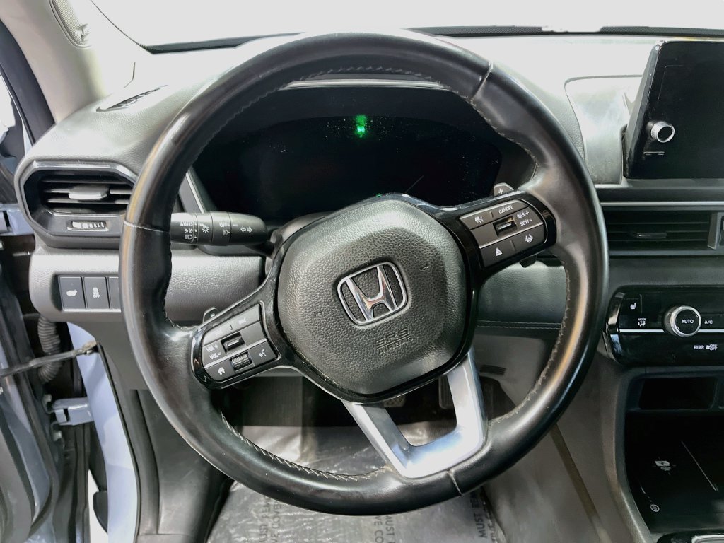 Used 2024 Honda Pilot Touring image 11