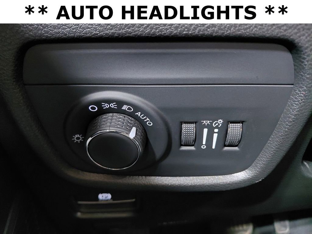 Certified 2025 Jeep Grand Cherokee Laredo X image 17