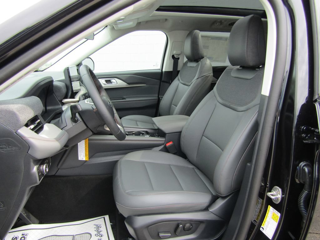 New 2026 Ford Explorer Active w/ Active Comfort Package AWD/4WD image 3