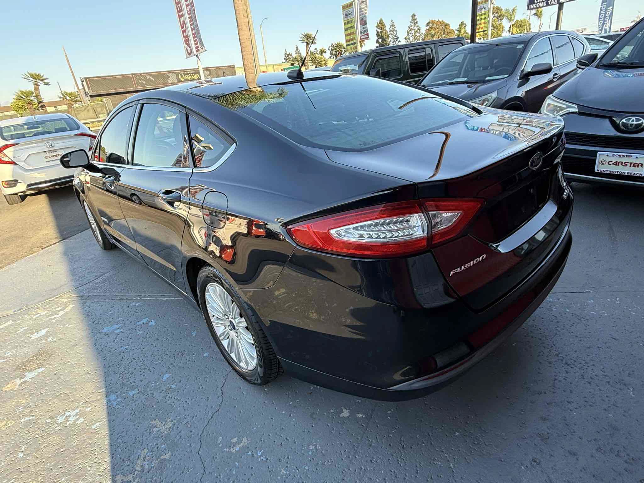 Used 2016 Ford Fusion SE FWD image 23