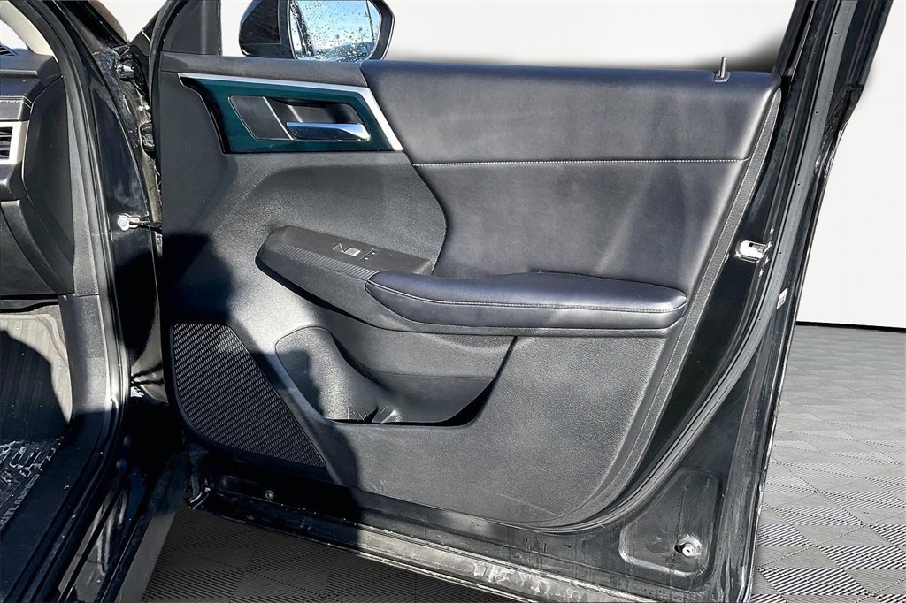 Used 2022 Mitsubishi Outlander SE image 31