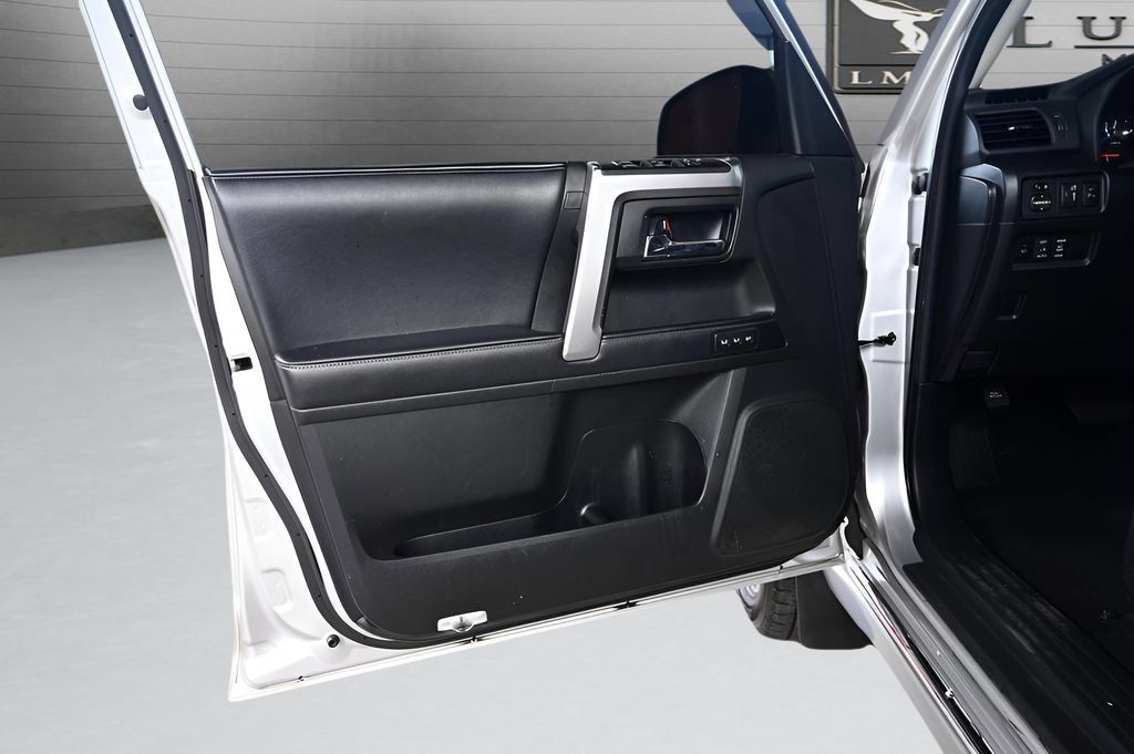Used 2019 Toyota 4Runner Limited image 12