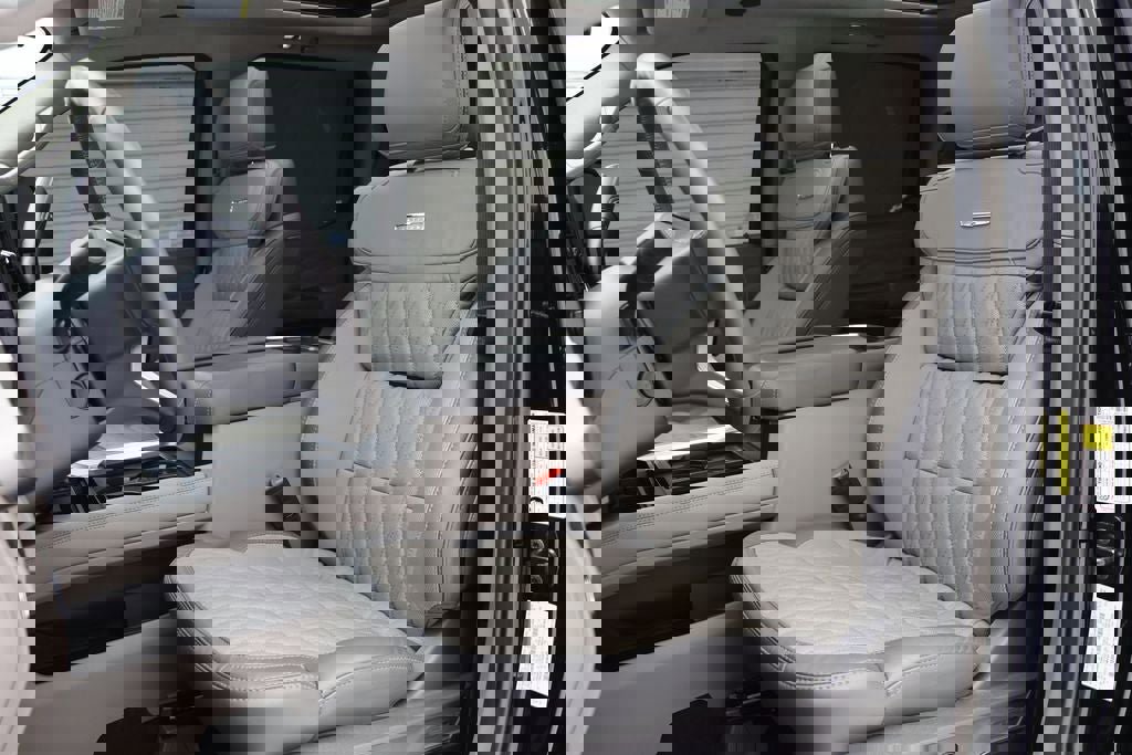 Used 2025 Ford F250 Platinum w/ Platinum Plus Package image 25