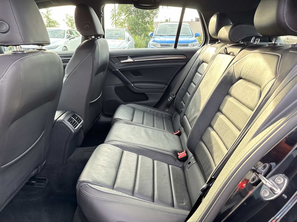 Used 2019 Volkswagen Golf R 4-Door AWD/4WD image 11