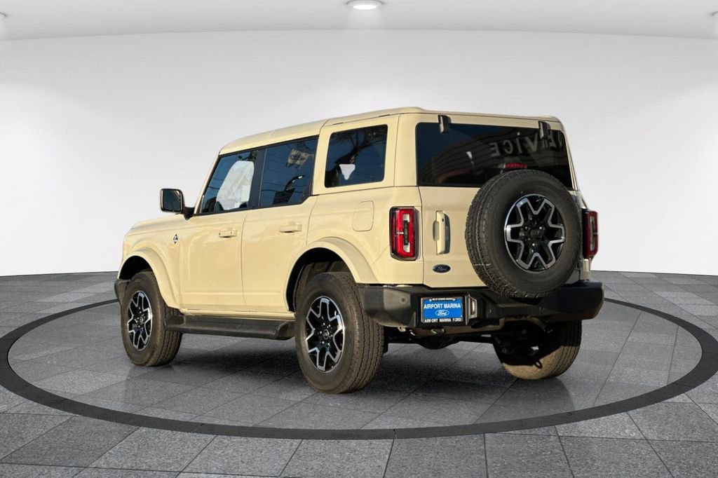 Used 2025 Ford Bronco Outer Banks image 6