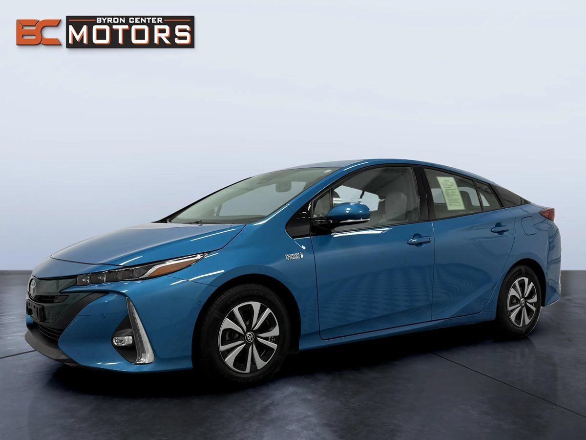 Used 2019 Toyota Prius Prime Advanced w/ Carpet Mat Package FWD image 2
