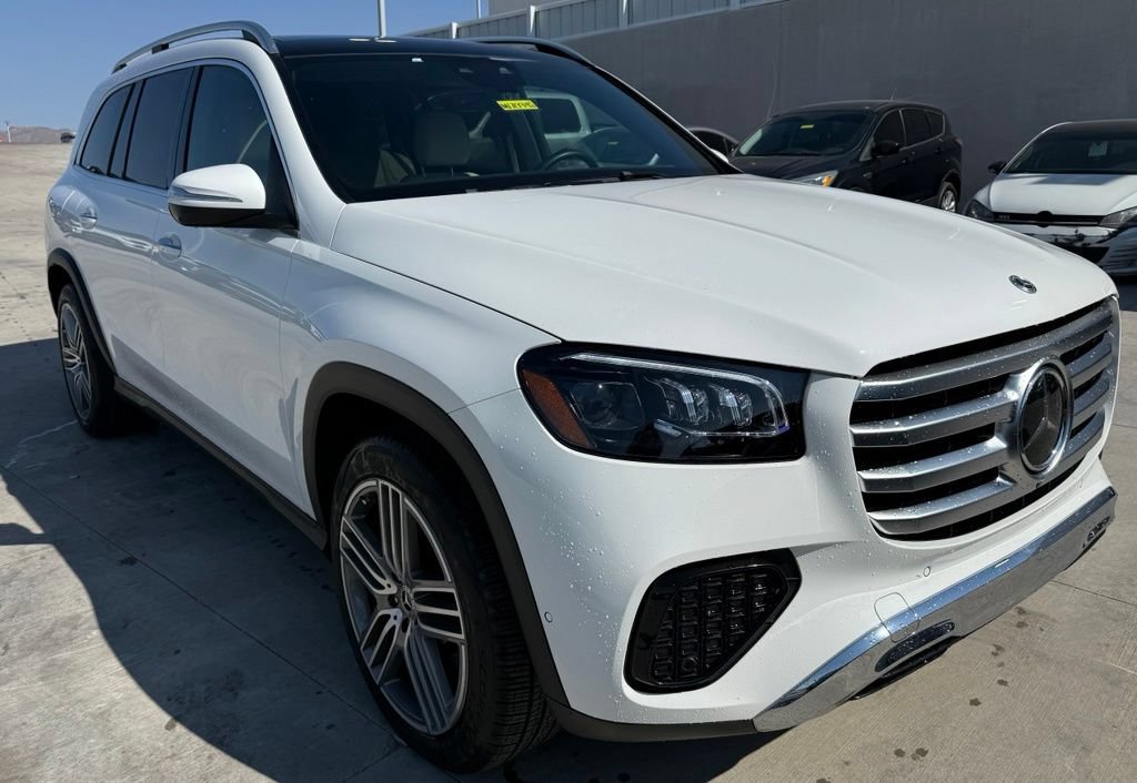 Used 2025 Mercedes-Benz GLS 450 4MATIC image 2
