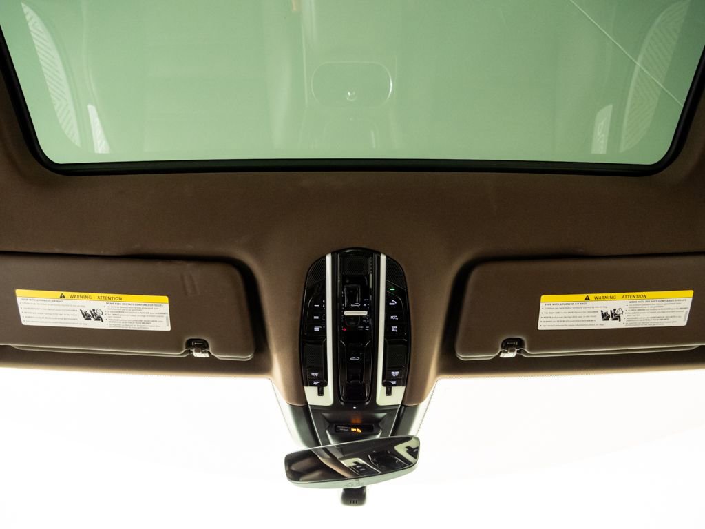 Certified 2023 Porsche Cayenne Platinum Edition image 20