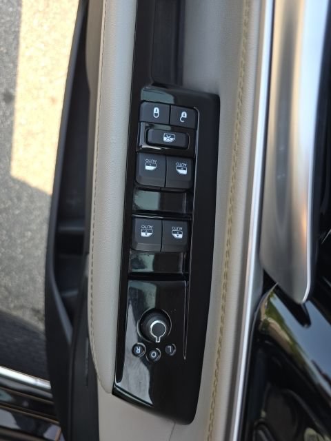 Used 2024 Jeep Wagoneer L Series II w/ Convenience Group I AWD/4WD image 37