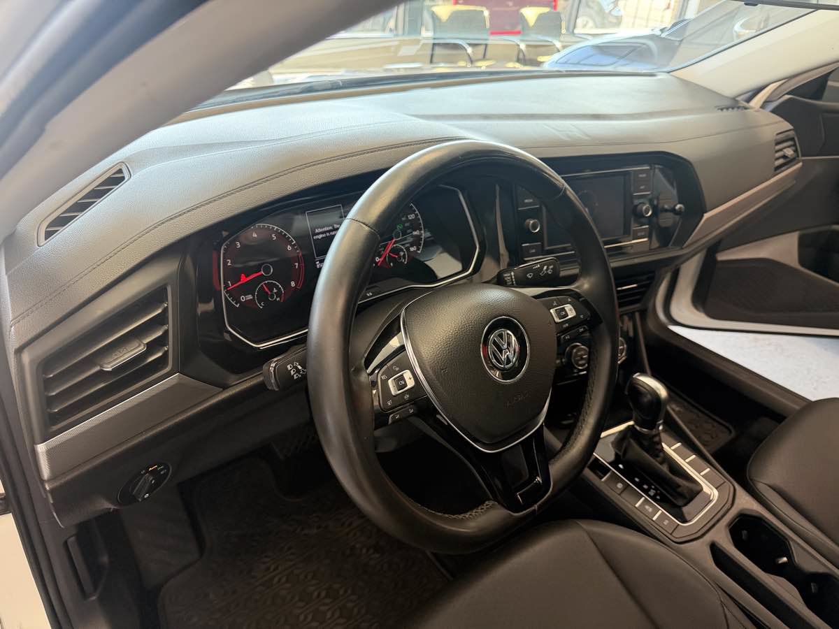 Used 2019 Volkswagen Jetta SE FWD image 16