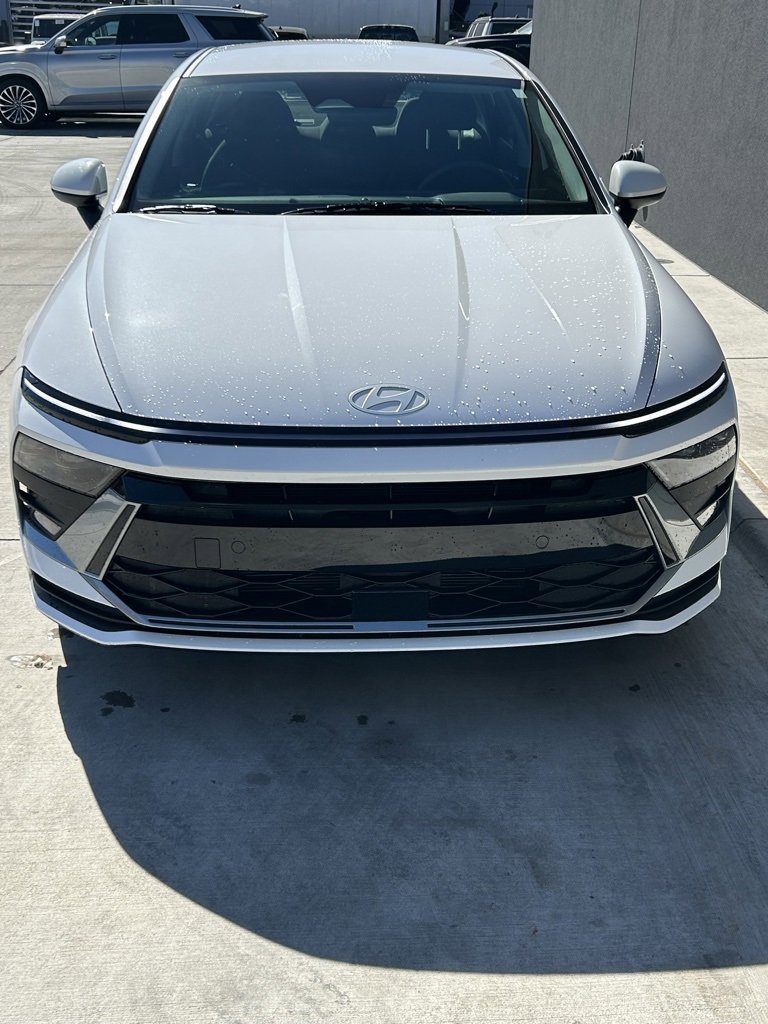 Used 2025 Hyundai Sonata SE image 2