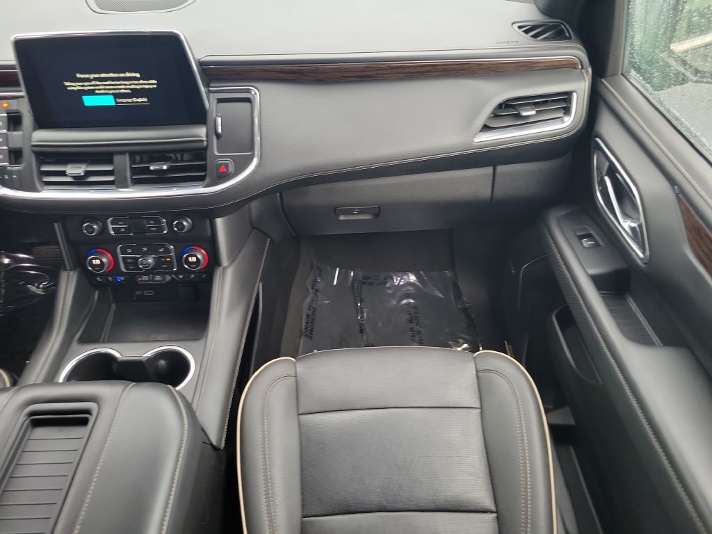 Used 2024 Chevrolet Suburban Premier AWD/4WD image 19