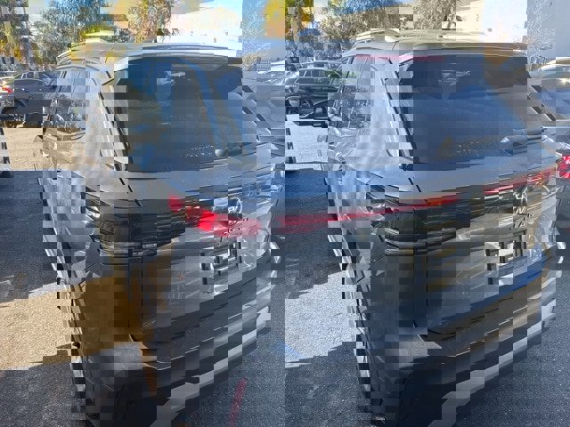 Used 2025 Volkswagen Tiguan S image 8