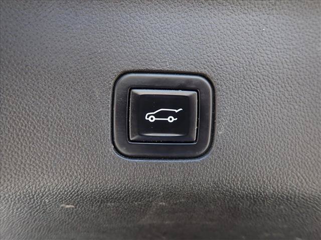 Used 2022 Chevrolet Suburban LT AWD/4WD image 9