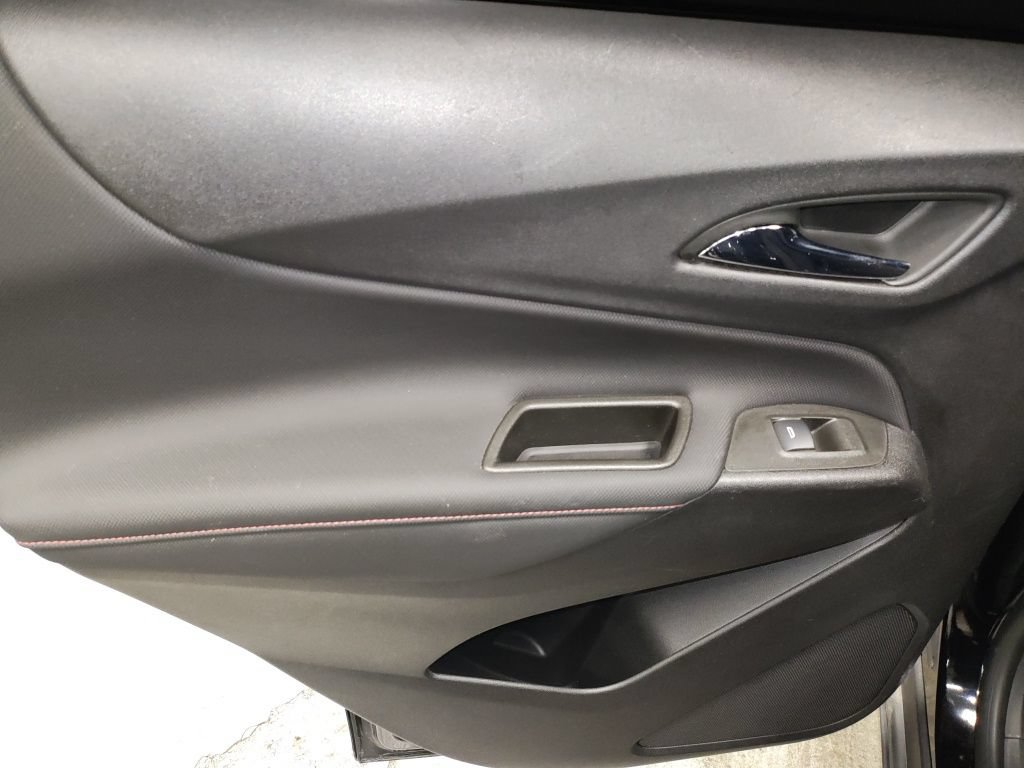 Used 2023 Chevrolet Equinox RS w/ LPO, Floor Liner Package FWD image 28