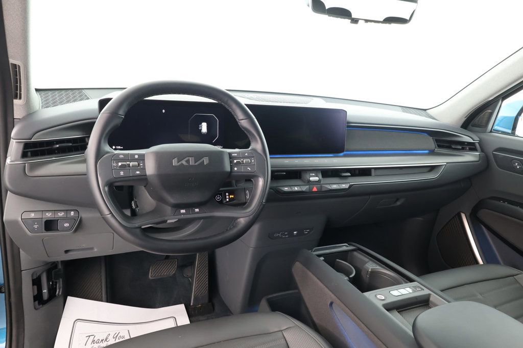 Used 2024 Kia EV9 Land image 13