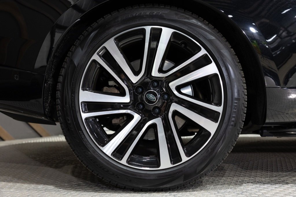 Used 2023 Land Rover Range Rover SE image 8