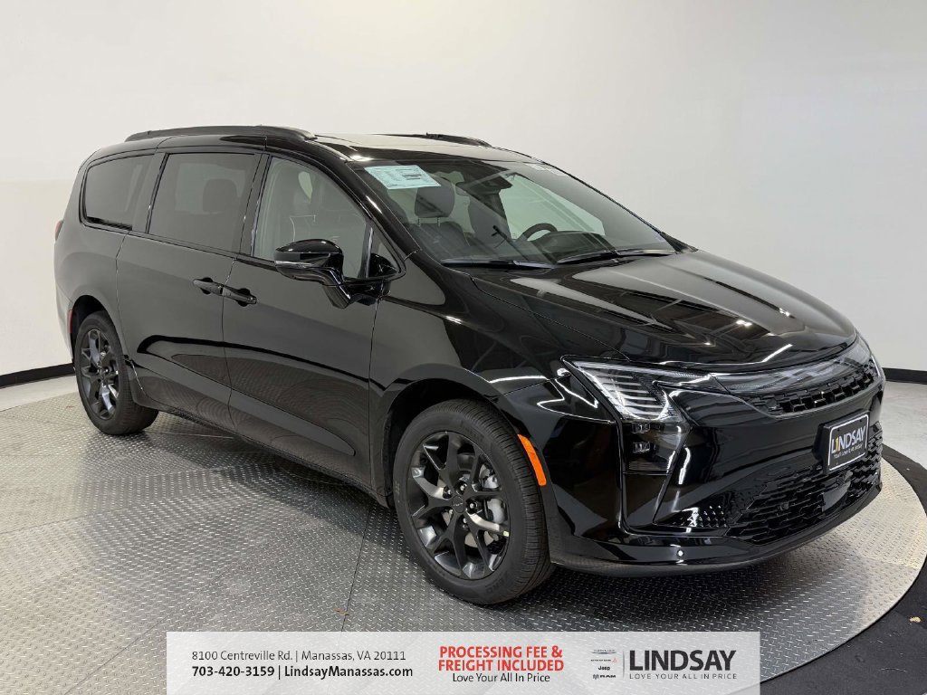New 2027 Chrysler Pacifica Limited AWD/4WD image 1