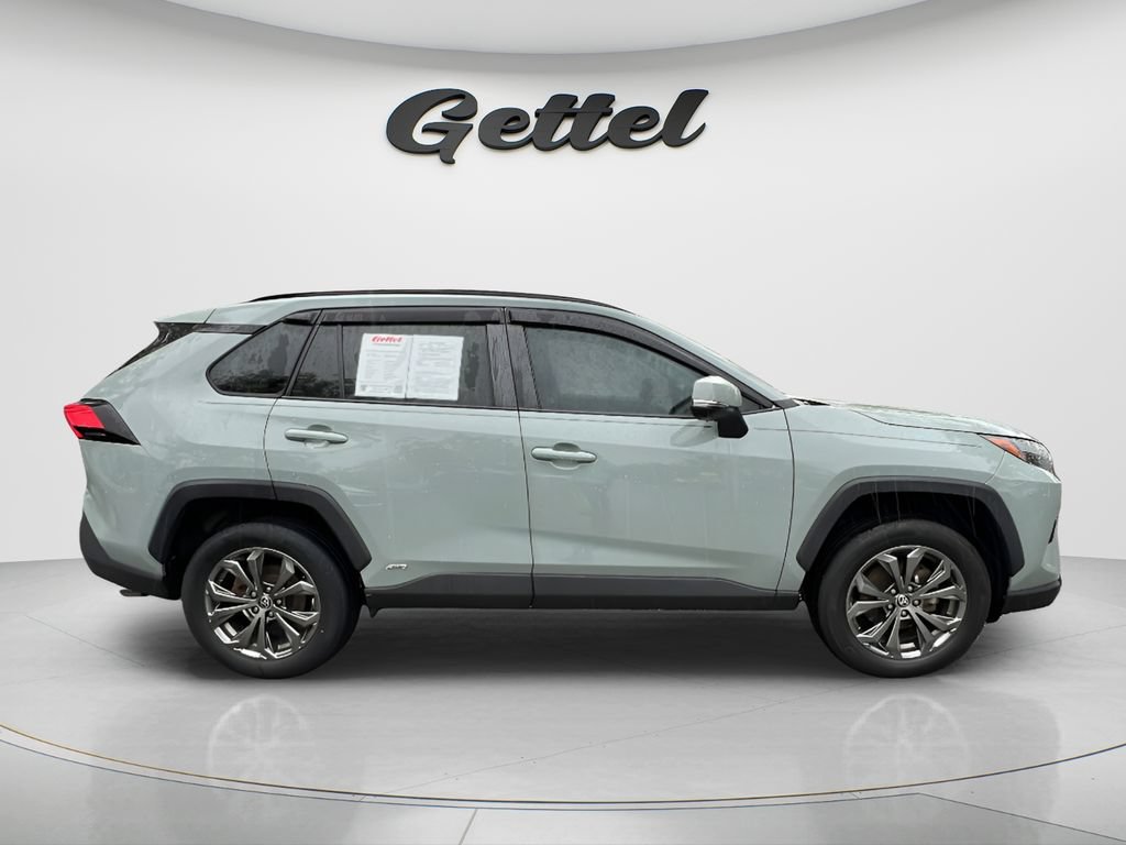 Certified 2022 Toyota RAV4 XLE Premium AWD/4WD image 4