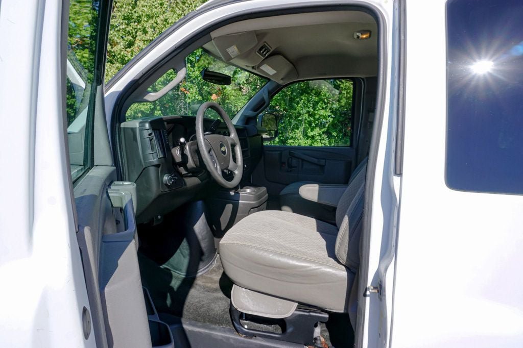 Used 2017 Chevrolet Express 3500 LT w/ LT Preferred Equipment Group RWD image 7