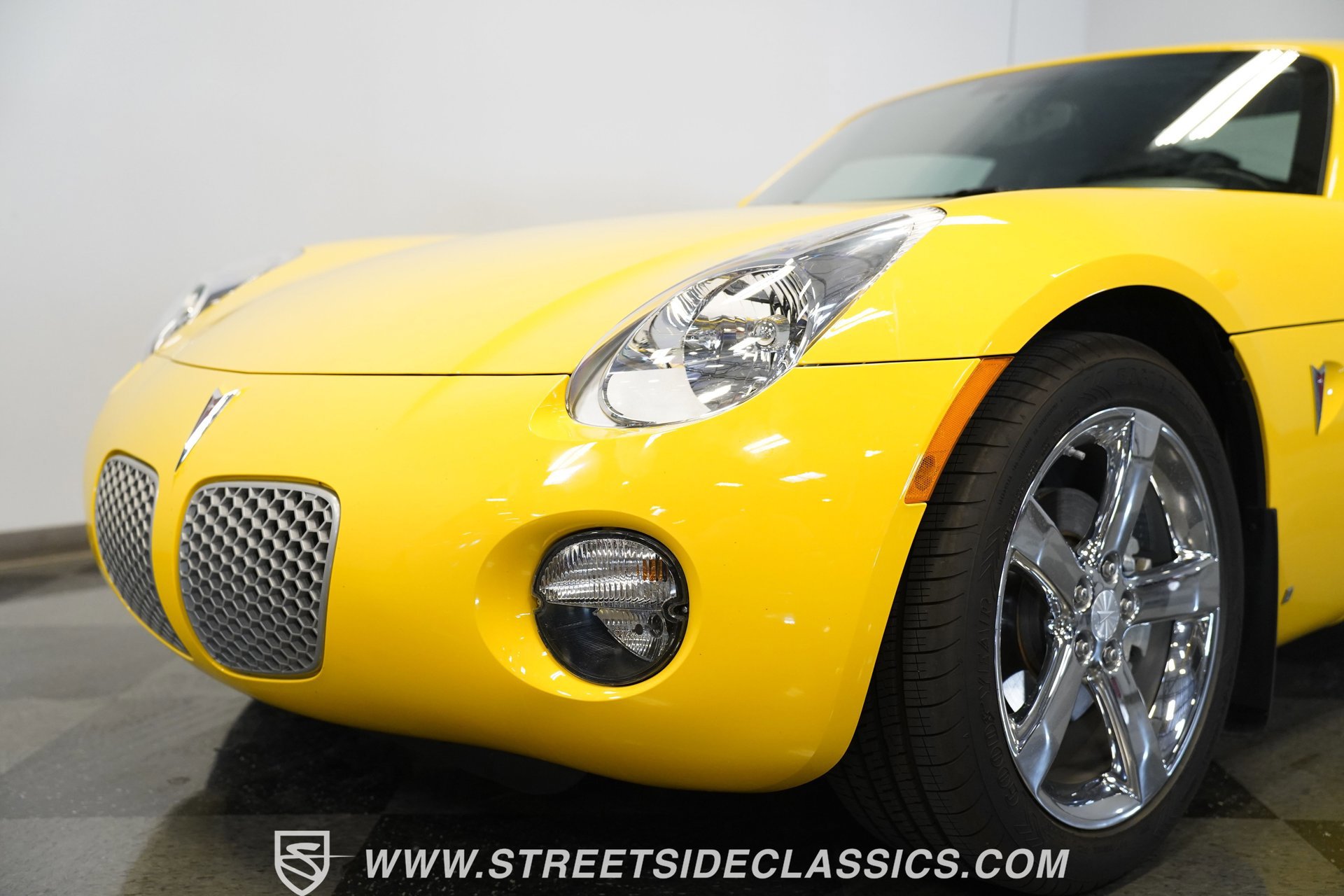 Used 2009 Pontiac Solstice Coupe w/ Premium Package image 24