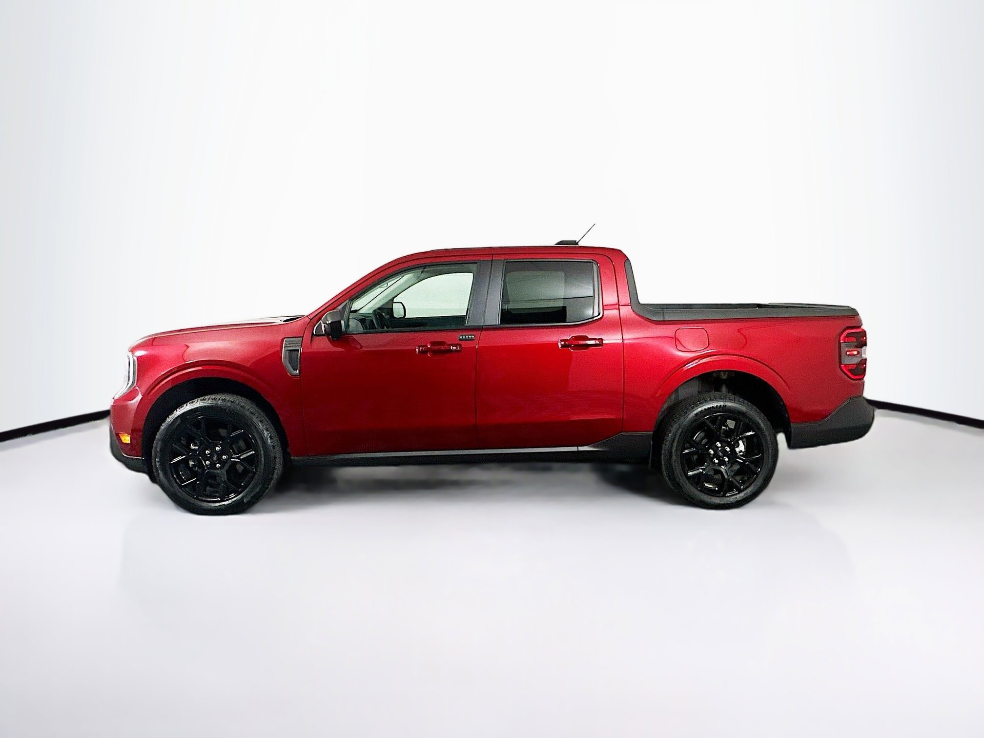 Used 2025 Ford Maverick Lariat w/ Black Appearance Package image 4