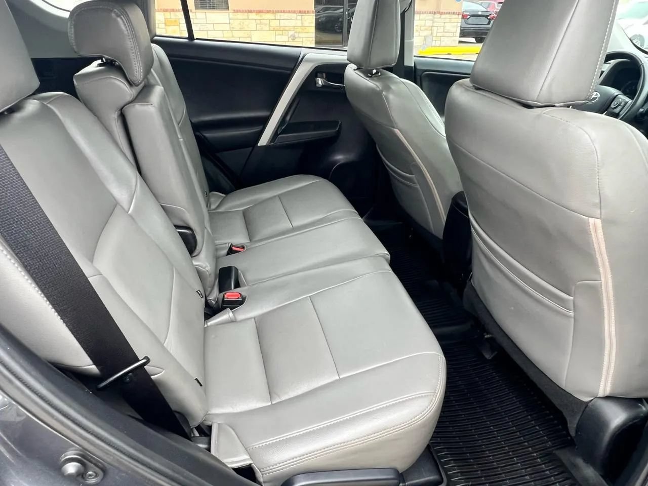 Used 2016 Toyota RAV4 XLE FWD image 33