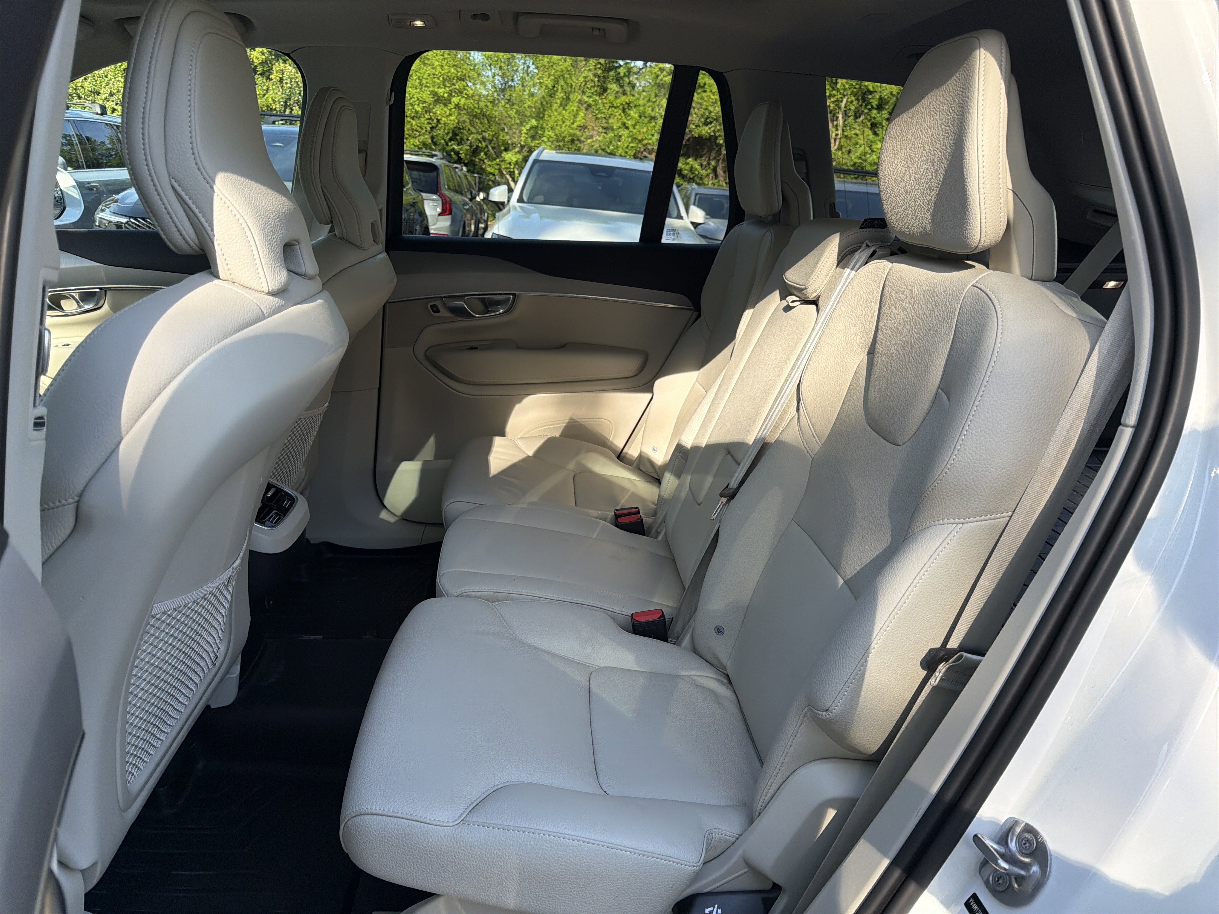 Certified 2025 Volvo XC90 B5 Core w/ Protection Package AWD/4WD image 32