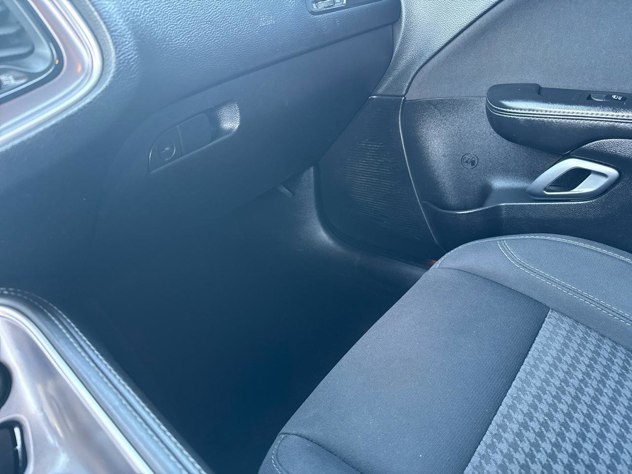 Used 2019 Dodge Challenger SXT RWD image 10