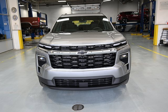 New 2026 Chevrolet Traverse LT w/ Driver Confidence Package image 2