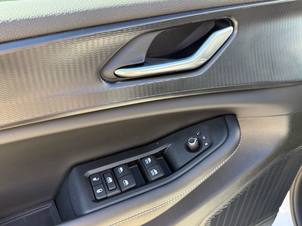 New 2025 Jeep Grand Cherokee L Laredo w/ Trailer Tow Package image 13