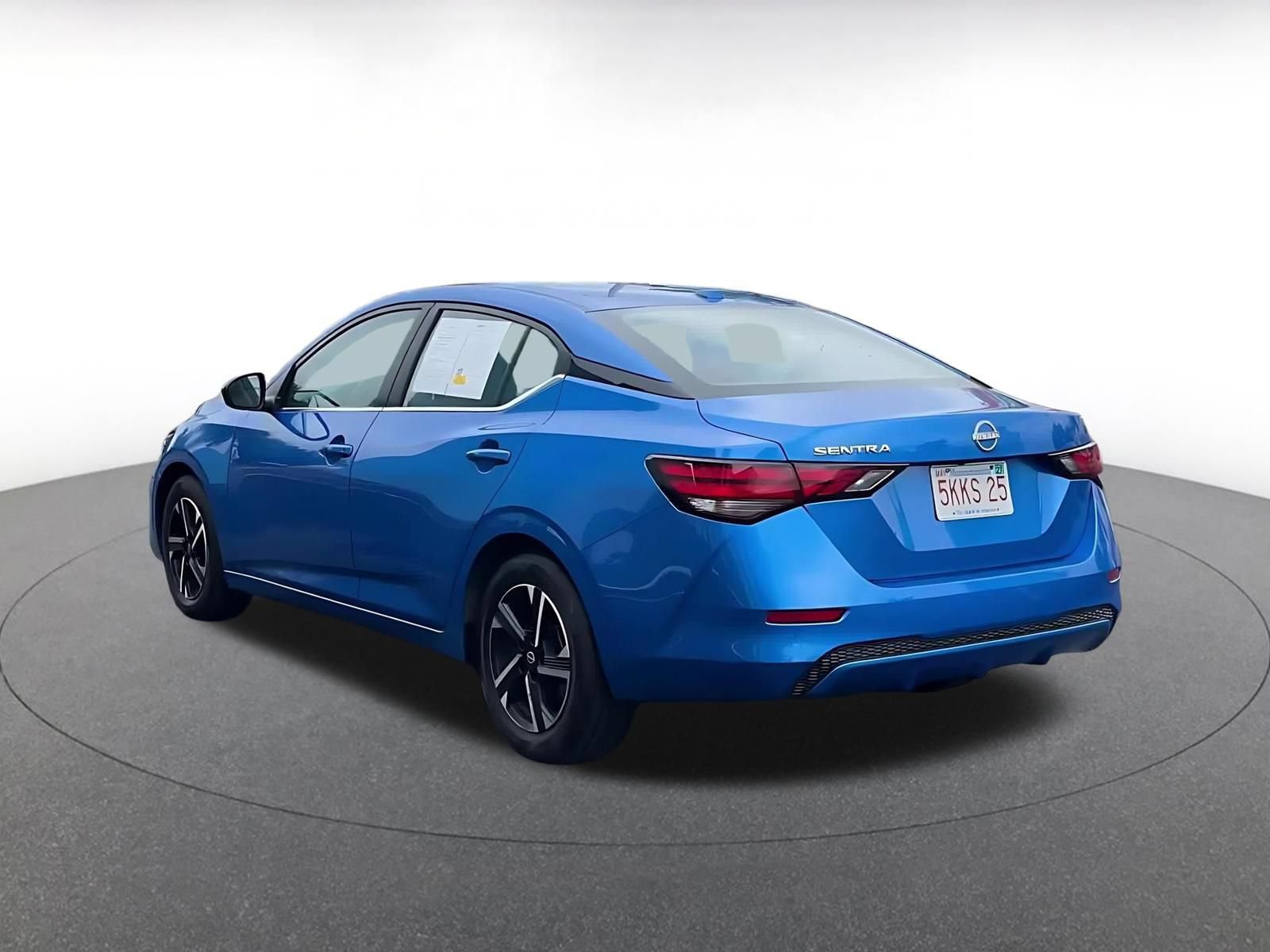 Used 2025 Nissan Sentra SV FWD image 11