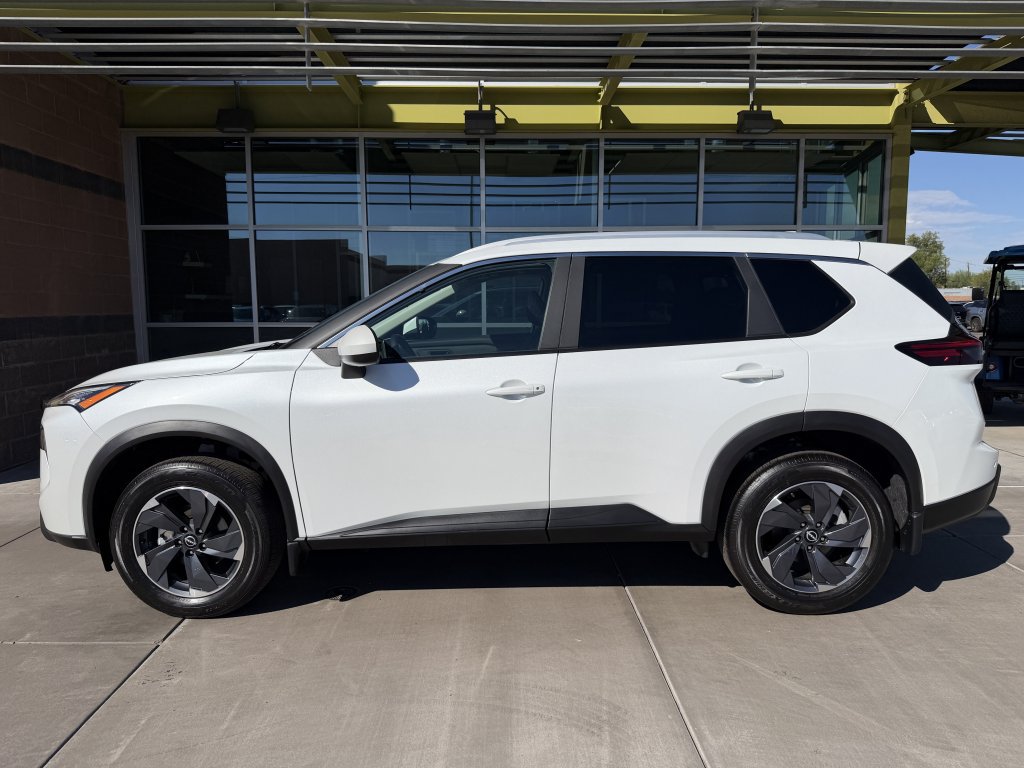 Used 2026 Nissan Rogue SV FWD image 7