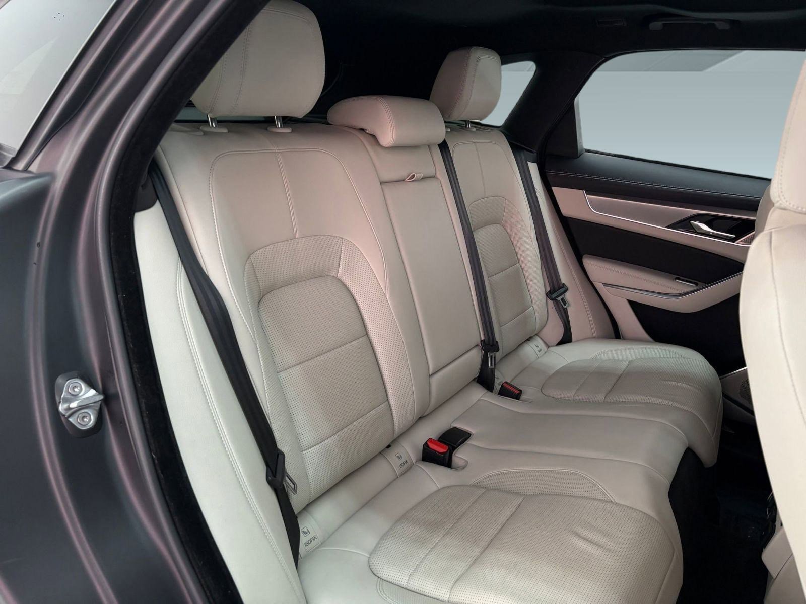 Used 2024 Jaguar F-PACE R-Dynamic S image 25