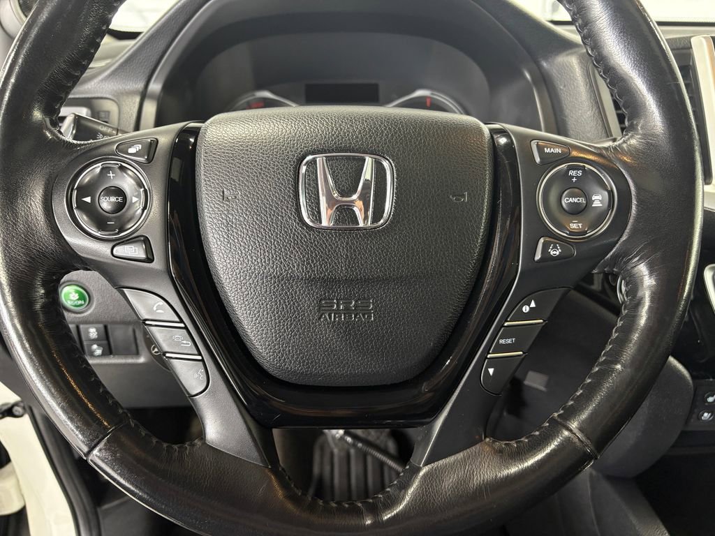 Used 2018 Honda Pilot Touring image 17